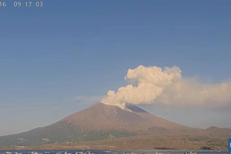 Sakurajima Yanardağı patladı