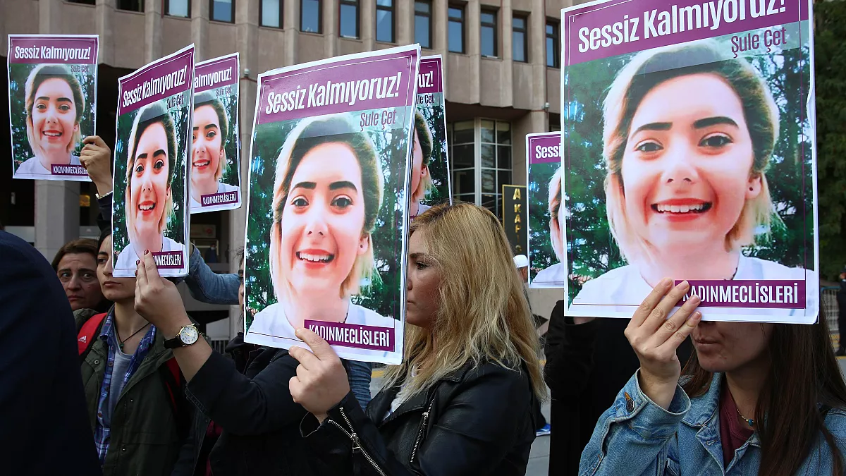 Şule Çet davası hükümlüsü Akand’ın dışarıda fotoğrafı çıkmıştı