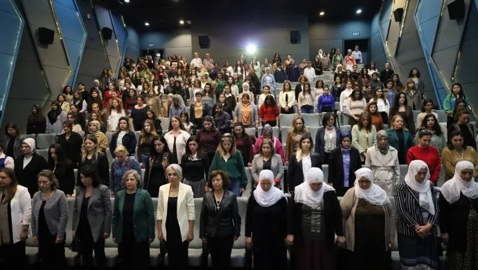 “Kadın kentlerine doğru”