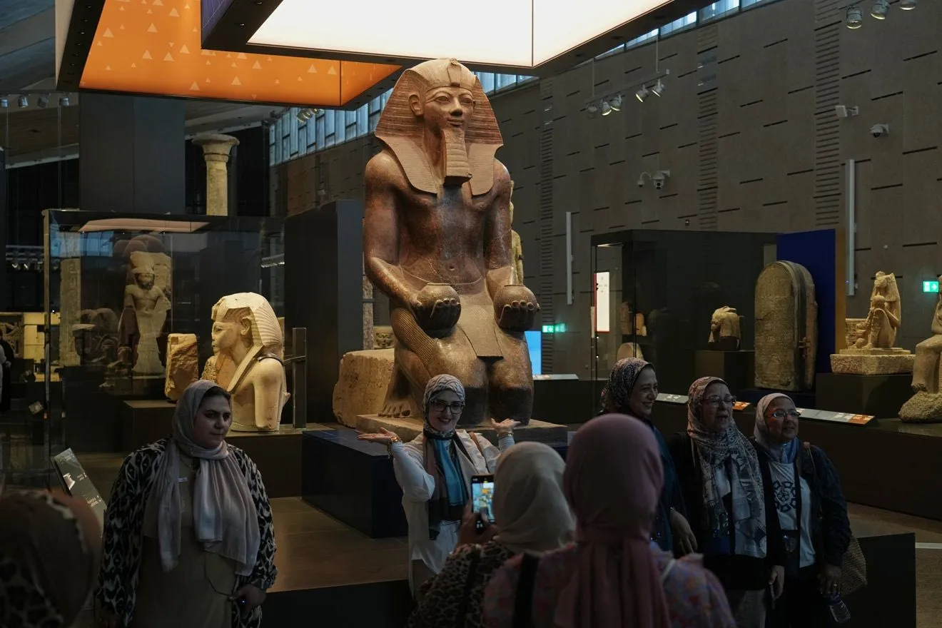 Tutankhamun’un mezarı ilk kez eksiksiz açıldı