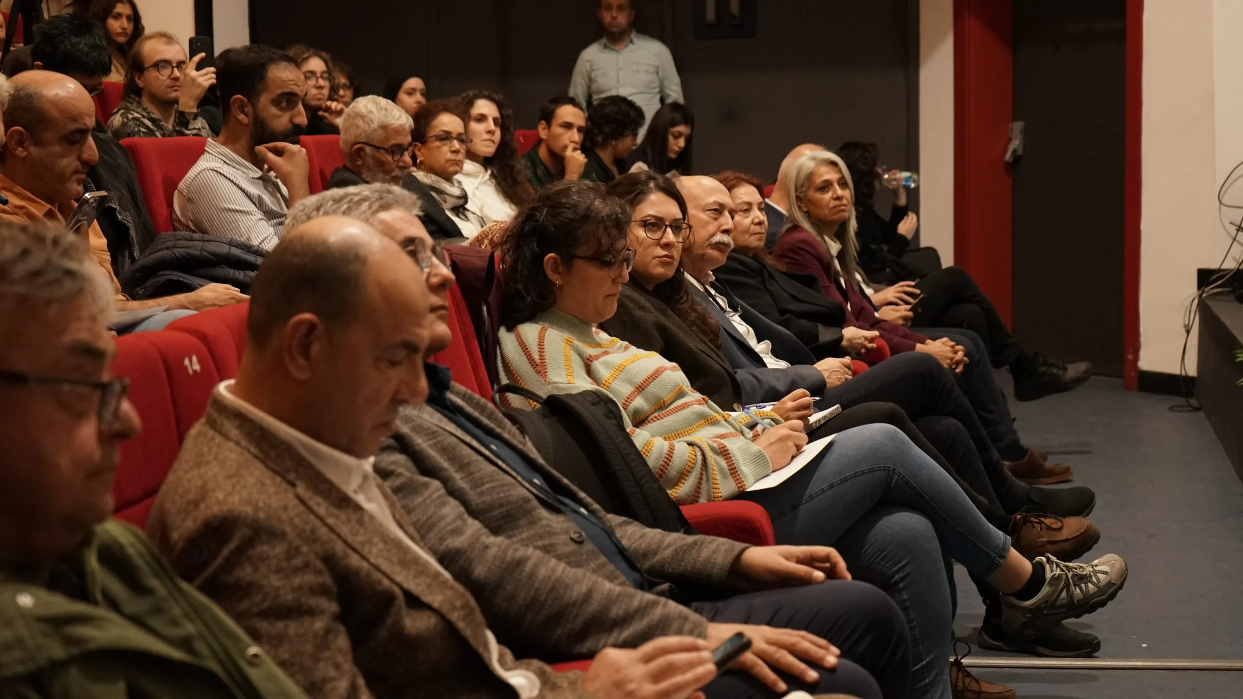 İstanbul’da barış ve demokrasi çalıştayı