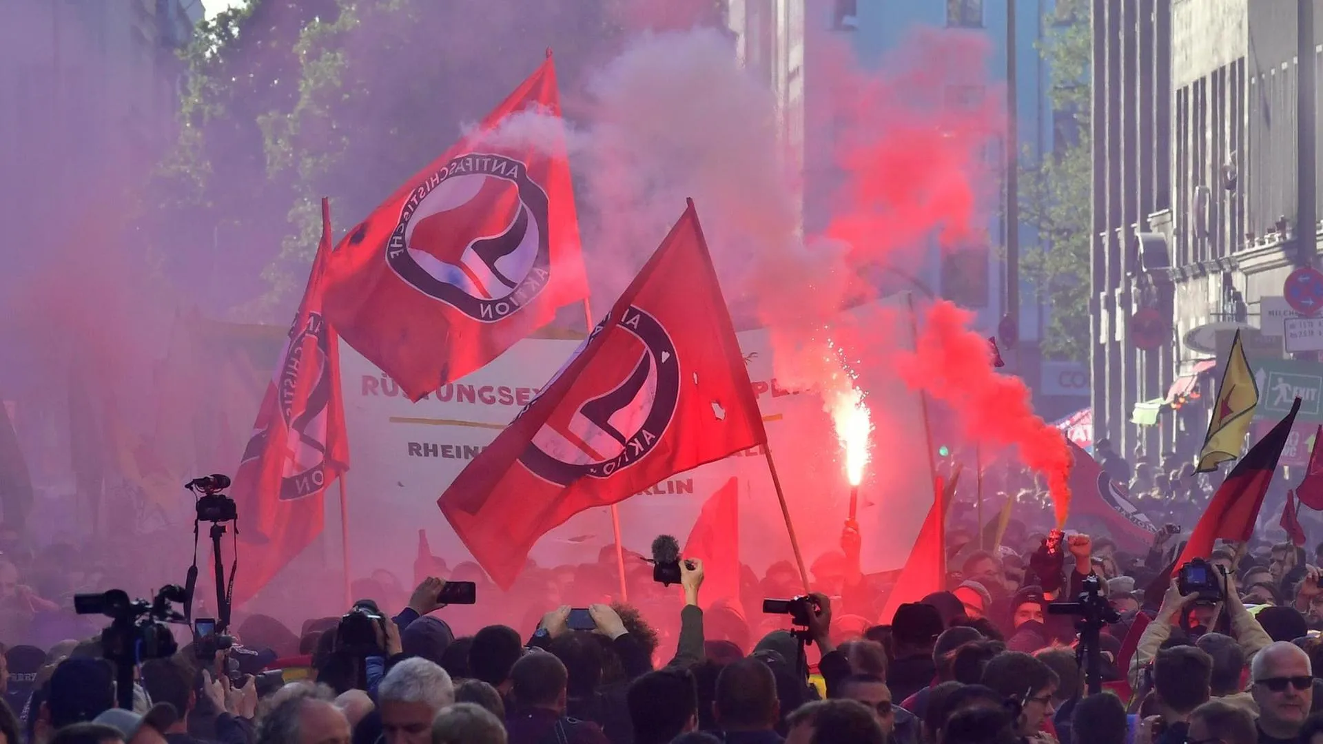 Antifa ile bağlantıları iddia ediliyor