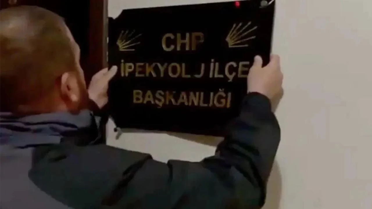 Van’da CHP binasına saldırı