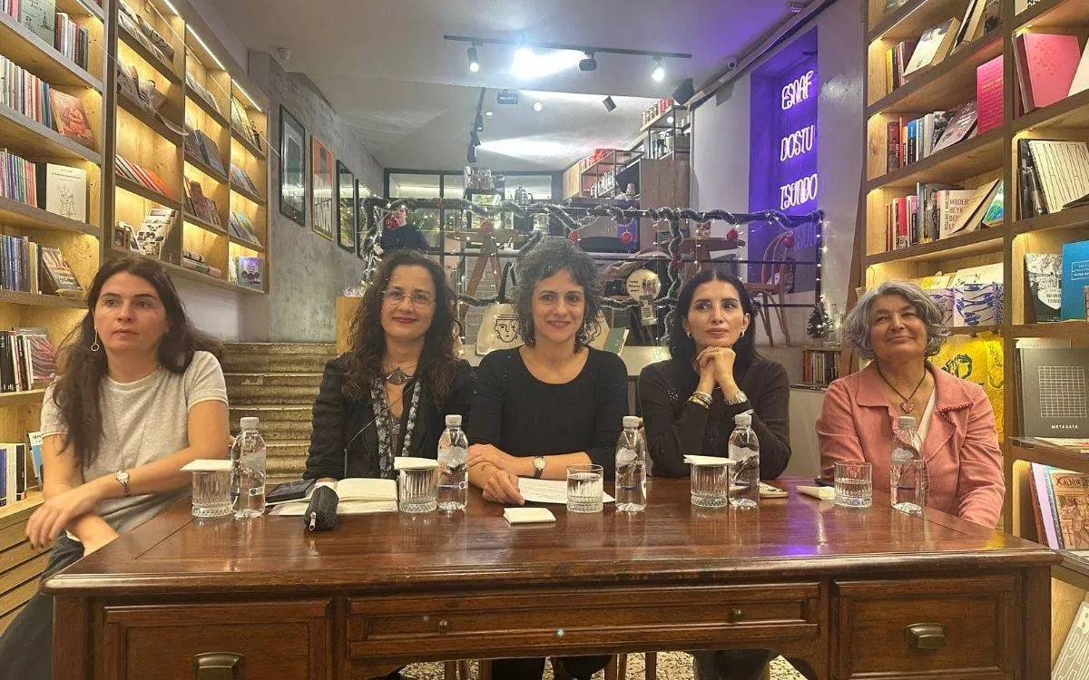Kadın+Edebiyatçılar yayınevlerinin harekete geçmesini istiyor I