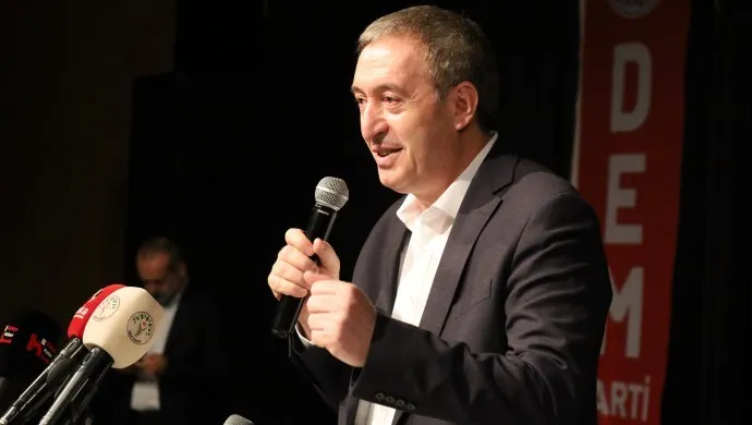 “‘Şununla konuşma, buna gitme’ diyenler barış istemiyor”