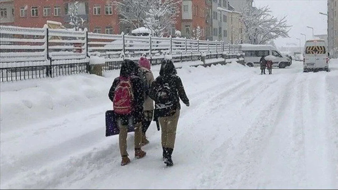 Kar yağışı etkisini sürdürüyor