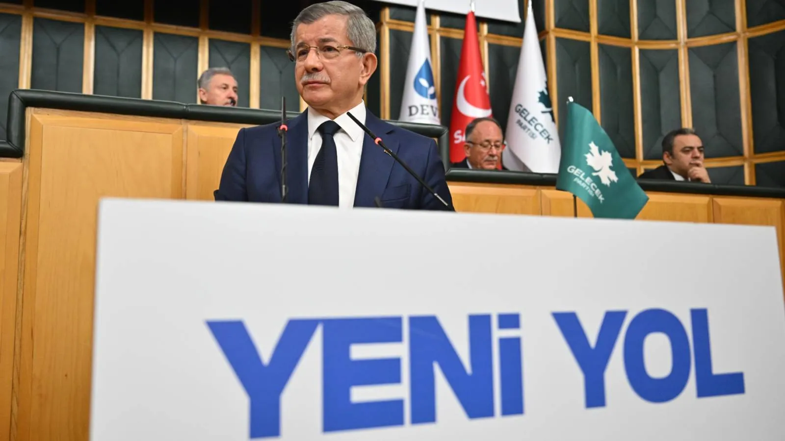 “CHP’yi sürecin dışına itmeyin”