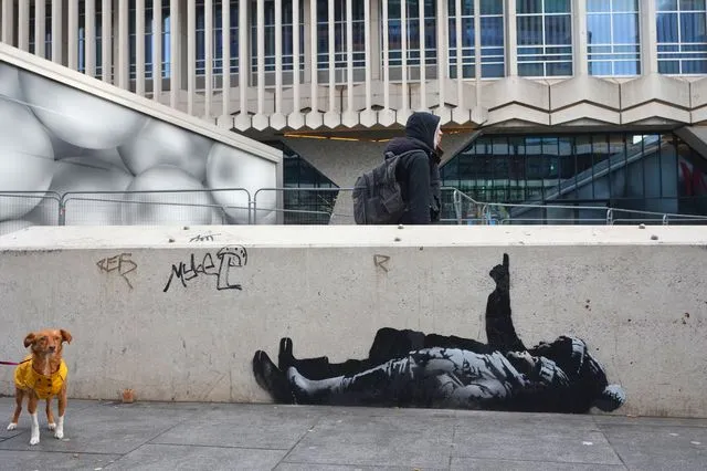 Banksy’den Londra’da yeni grafiti