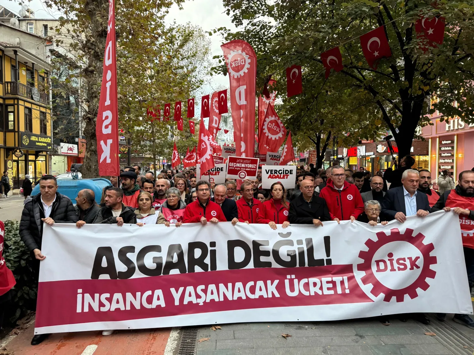 İstanbul’da miting, Ankara’ya yürüyüş