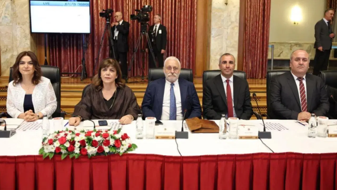 “Süreç karşıtları, Halep’teki saldırıdan memnun oldu”