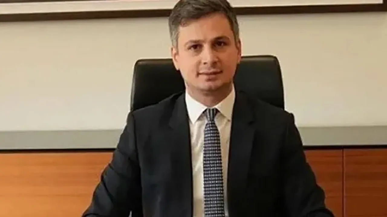 Kararı sosyal medyadan duyurdu l