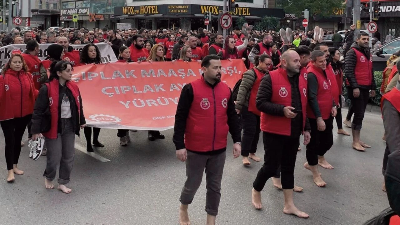 İzmir Büyükşehir Belediyesi işçileri eylemde