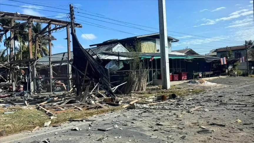 Tayland-Kamboçya arasında sular durulmuyor