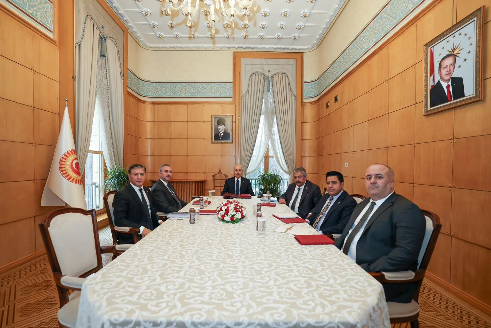 Yazım ekibi rapor gündemiyle bir araya geldi
