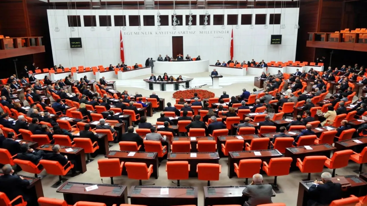 DEM Parti Ulaştırma Bakanı’nı eleştirdi