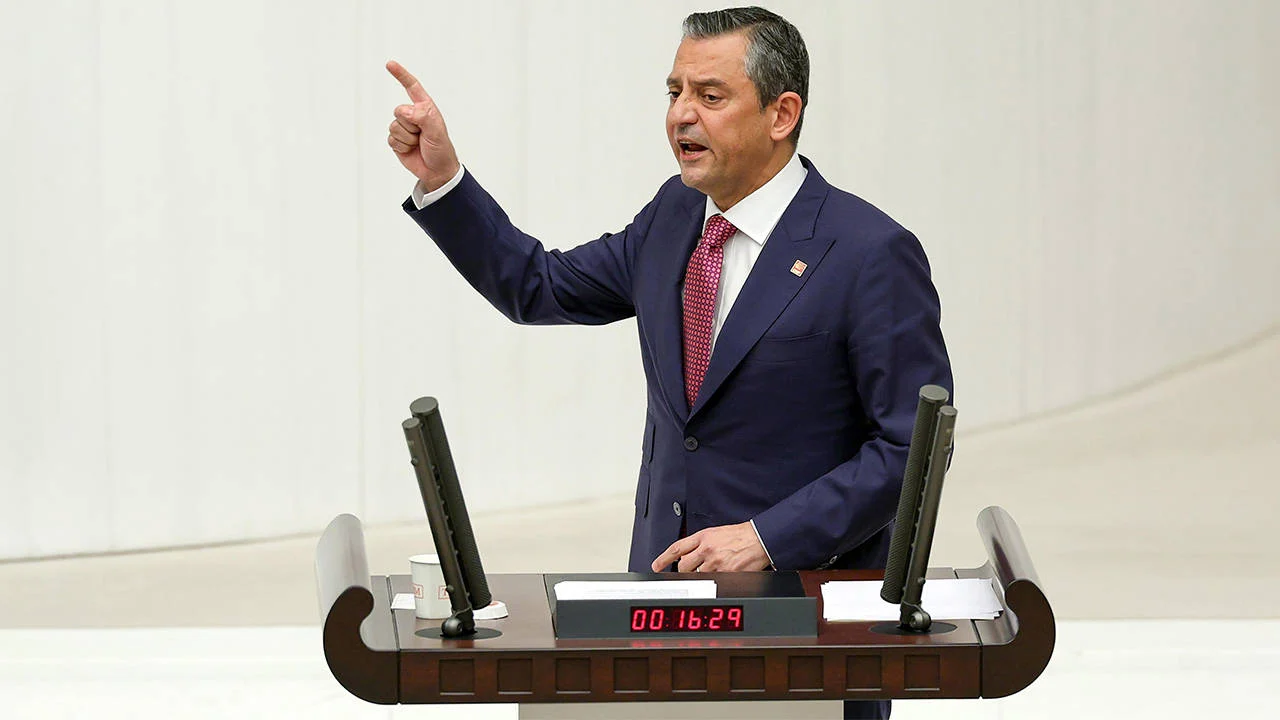 Aralarında Özgür Özel de var l