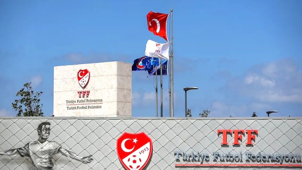 super-lig-maclari-ertelenecek-mi-tff-son-noktayi-koydu-u6za