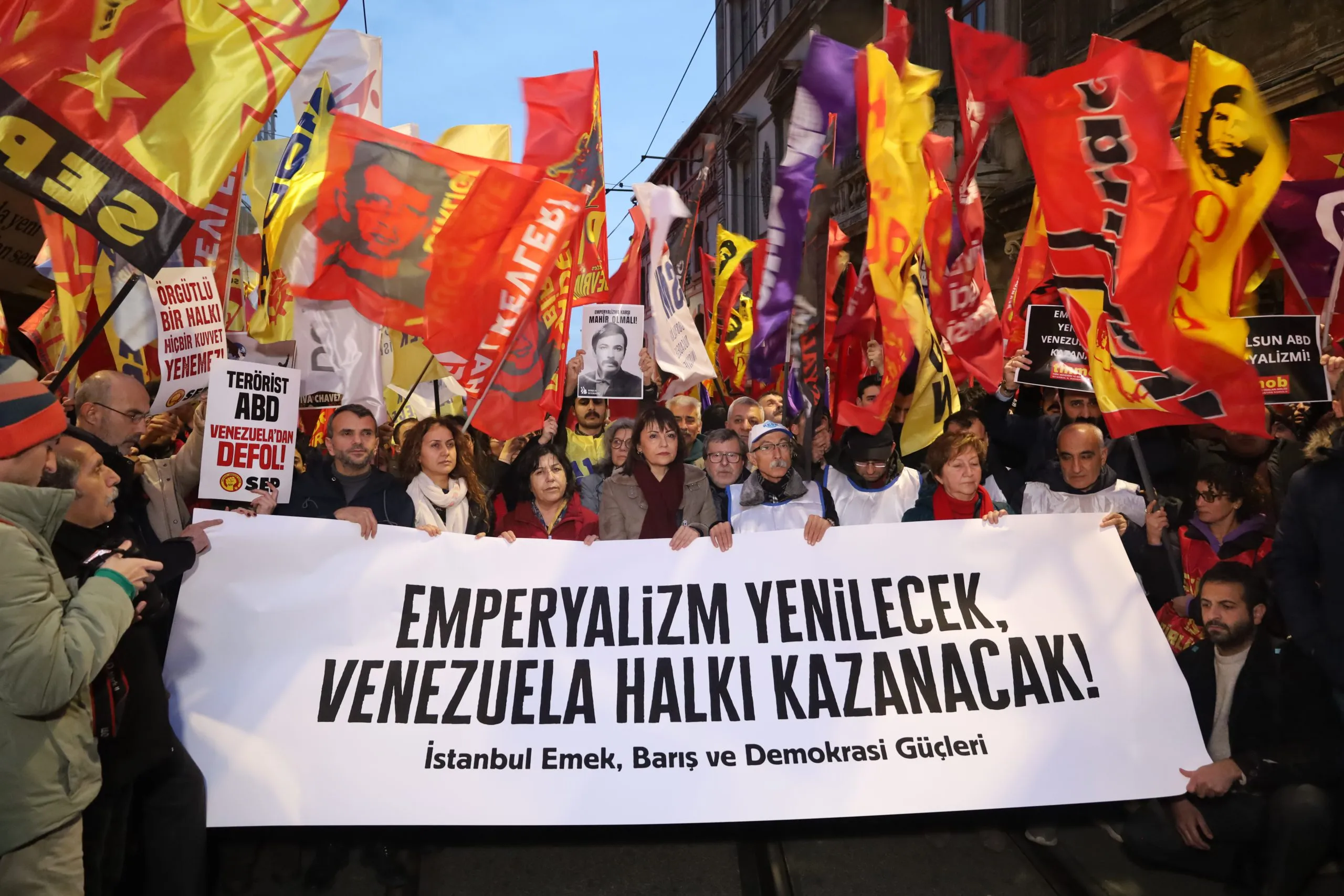 Venezuela’ya müdahaleye protesto