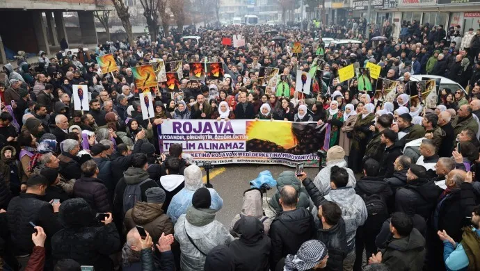 Rojava’ya dönük saldırılara çok sayıda kentte protesto
