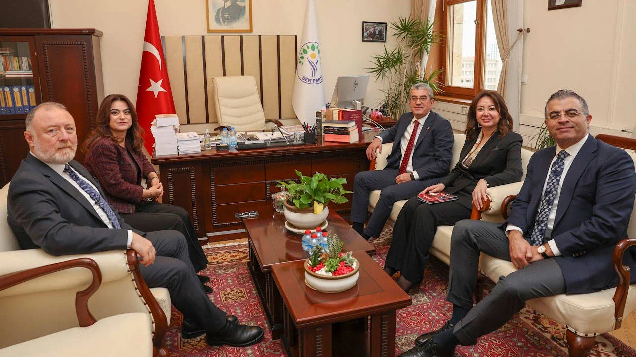 CHP’den partilere ziyaret l