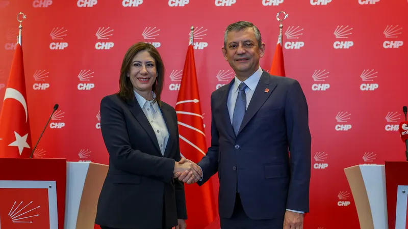 Özel, CTP Genel Başkanı İncirli ile görüştü