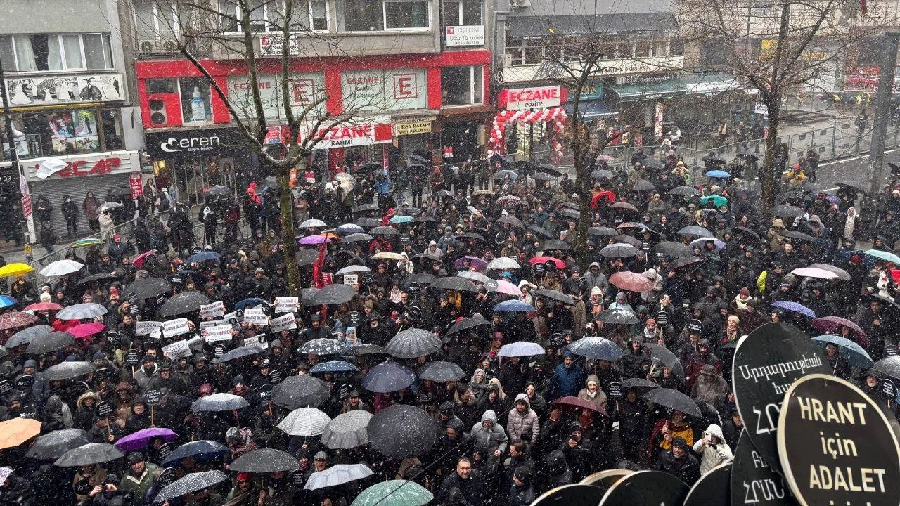 Aynı günde, aynı saatte, aynı yerde l