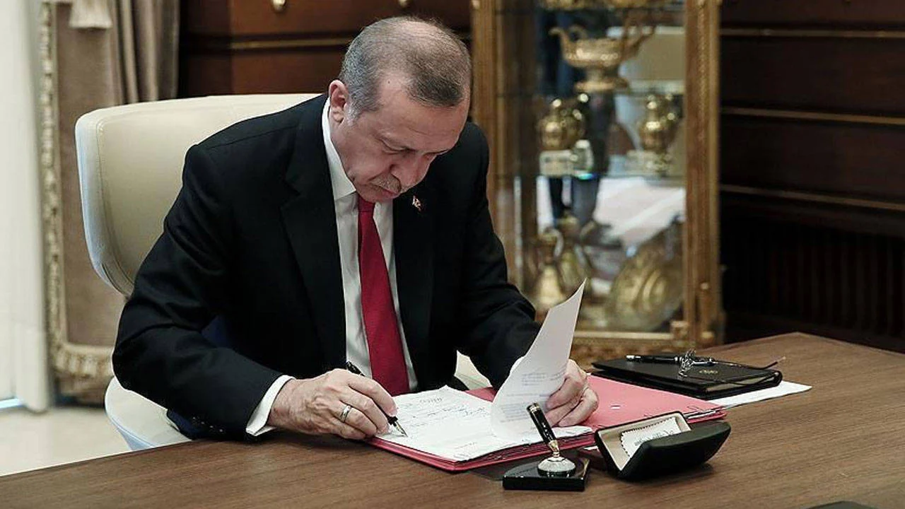 19 valinin görev yeri değiştirildi