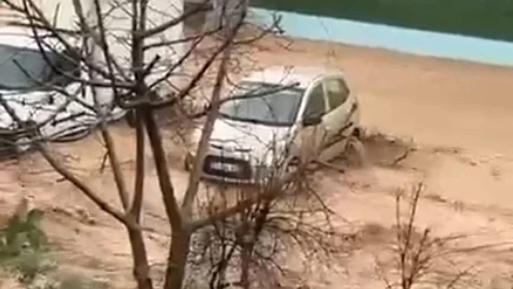 Sağanak etkili oldu