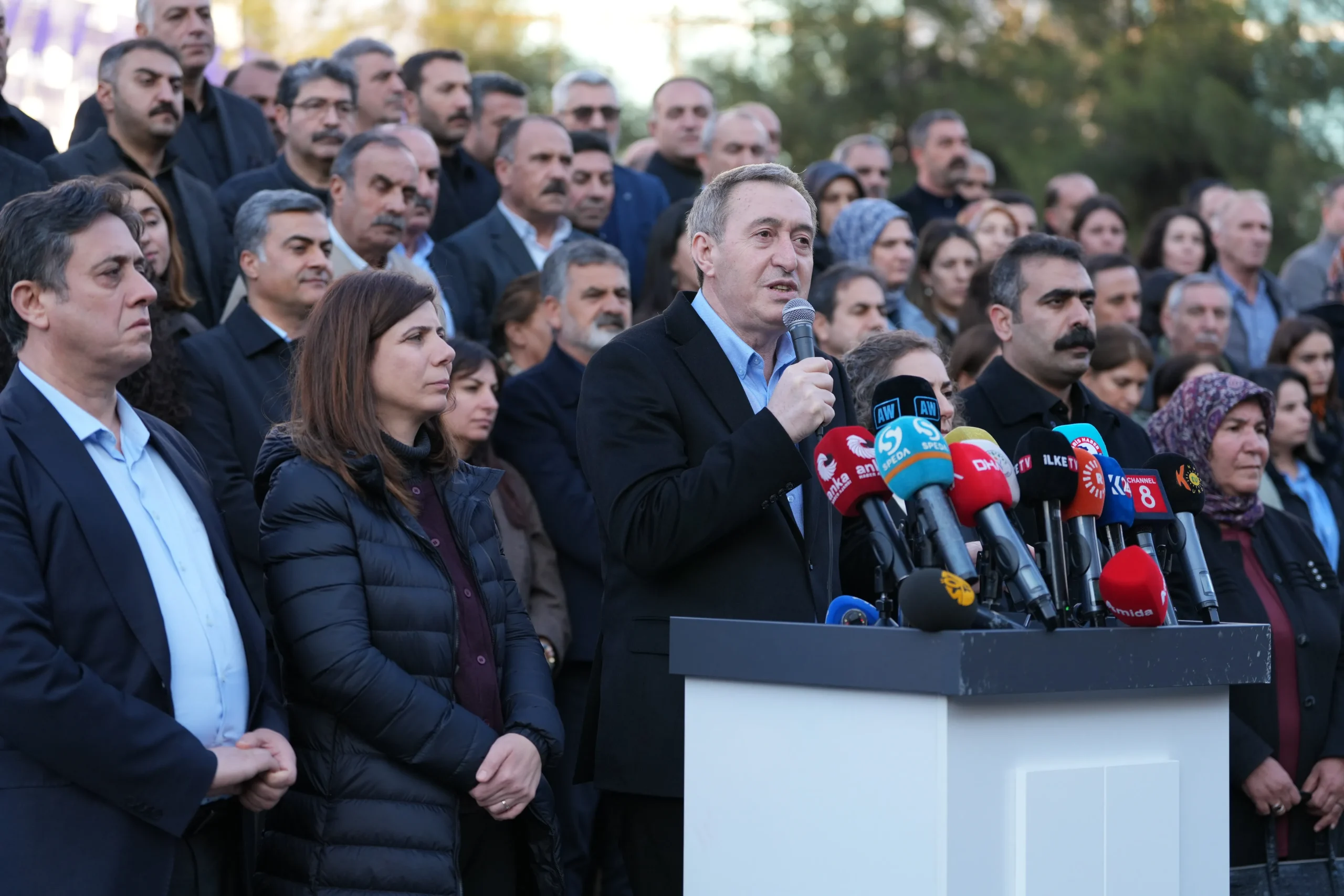 “Halkımız söz değil pratik görmek istiyor”