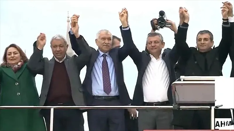 Özel, Karalar ile birlikte Adana’dan seslendi: