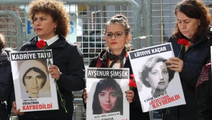 19 kadın ve 3 yaşında bir çocuk