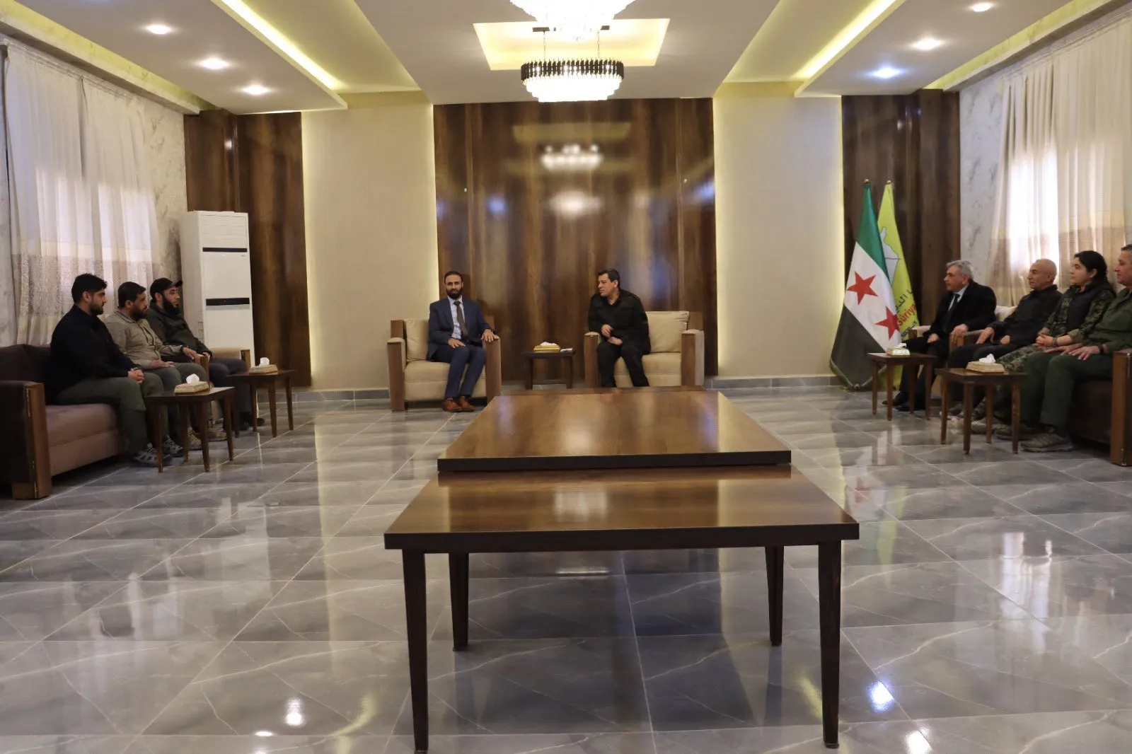 Mesud ve Mesrur Barzani ile de telefonda görüştü
