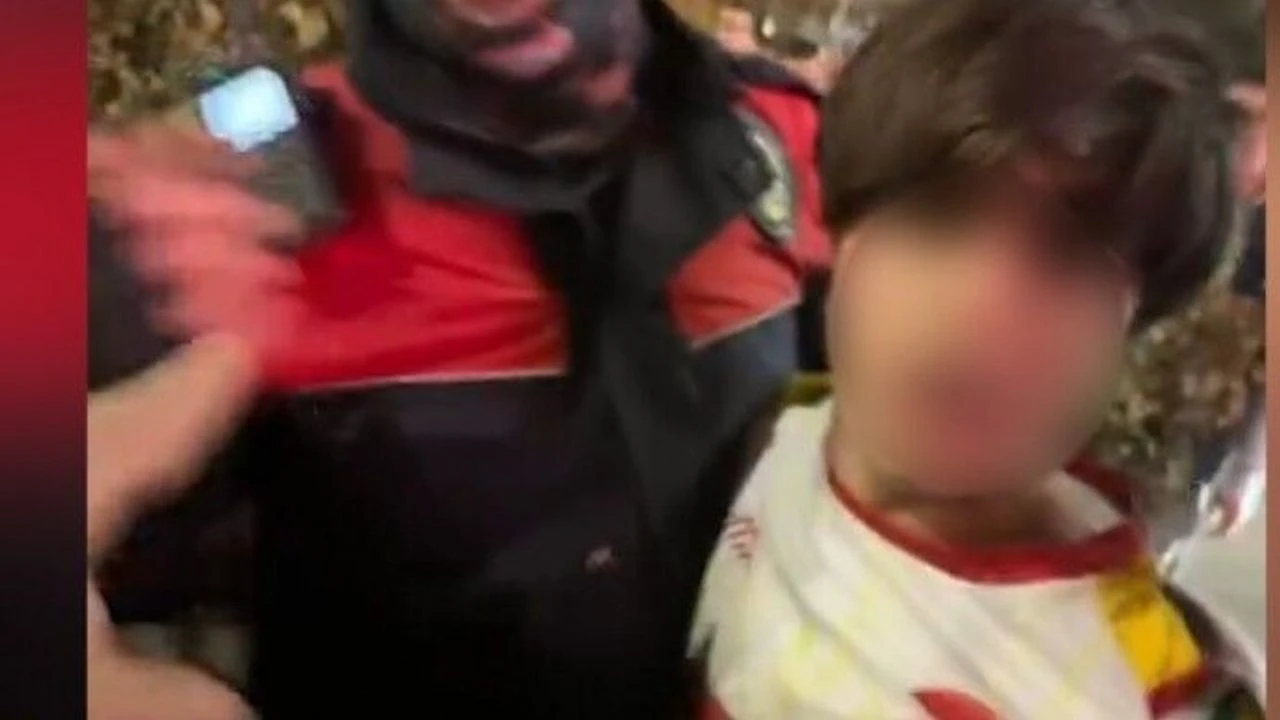 Kürdistan forması nedeniyle gözaltına alınmıştı l