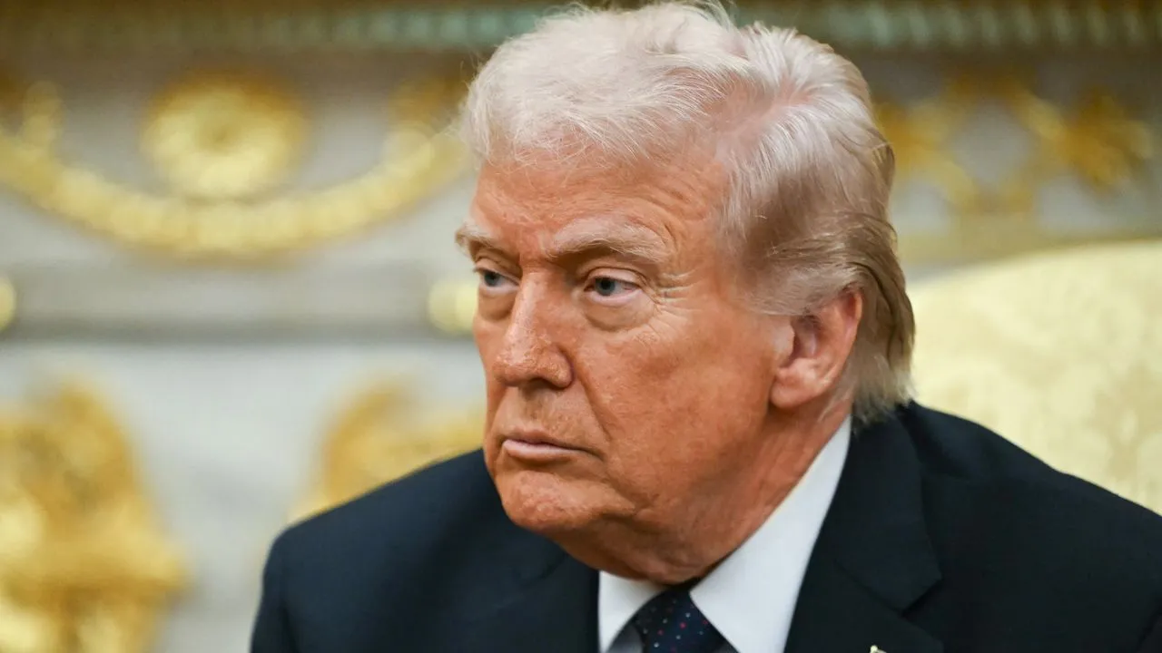 “Kabul edilebilir lider” arıyor — Trump İran'dan "koşulsuz teslimiyet" istedi, "Küba yıkılacak" dedi görseli