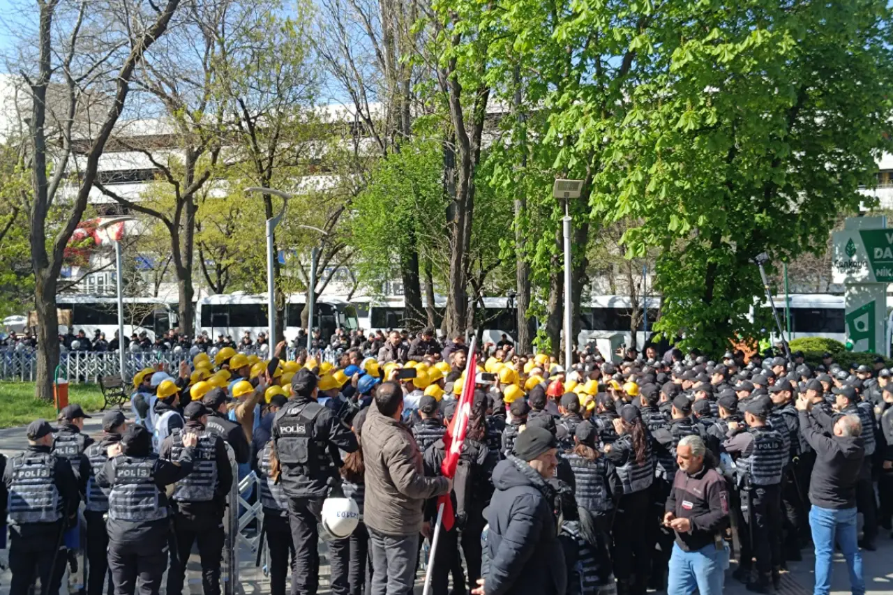 3 işçi fenalaştı