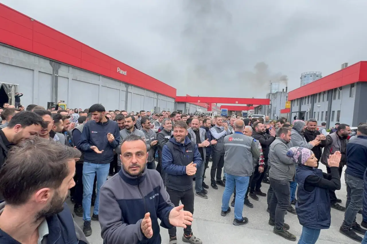 Kelebek Mobilya’da üretim durdu