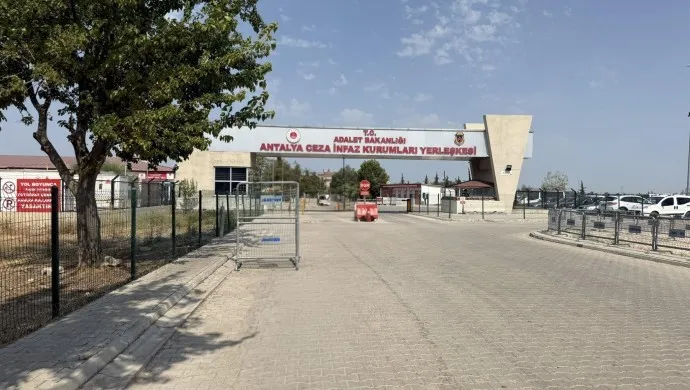Kuyu tipi cezaevine karşı açlık grevinde