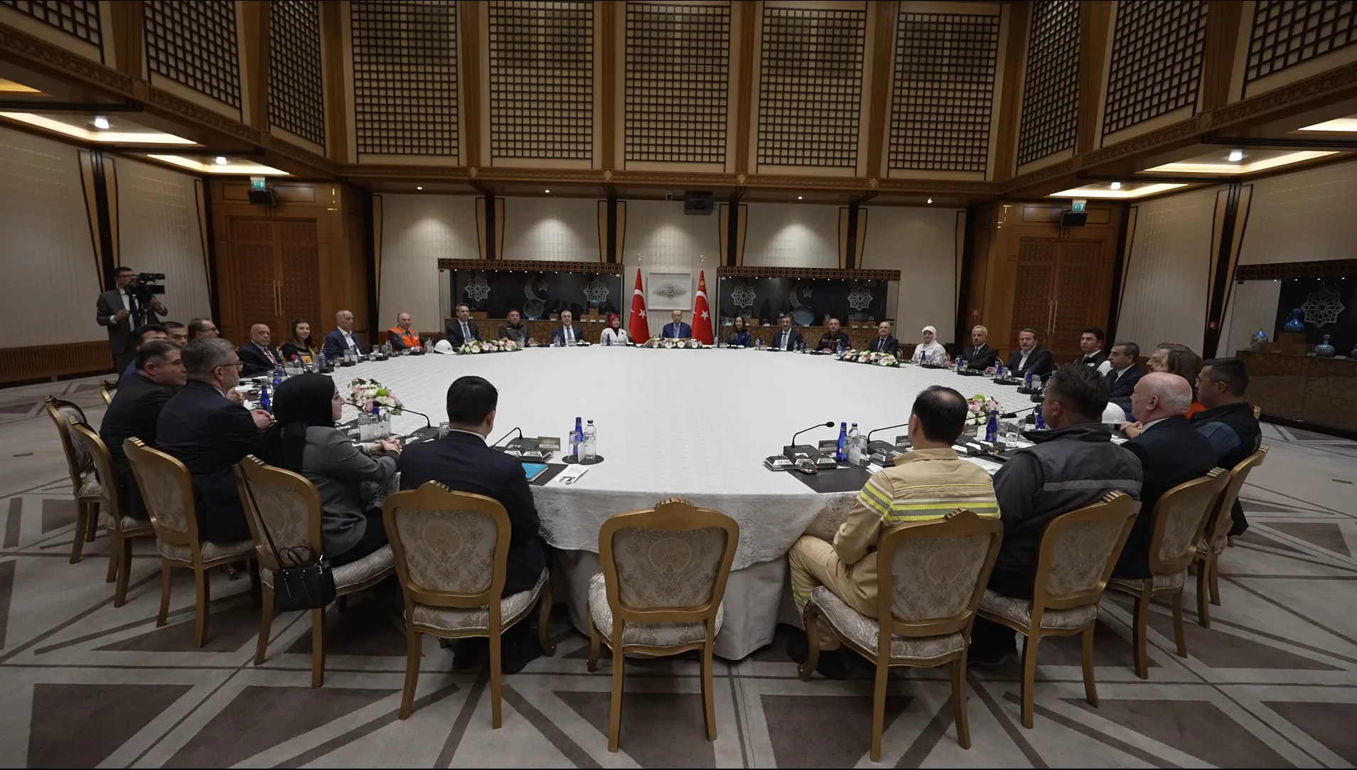Erdoğan, işçi ve işveren temsilcileriyle görüştü