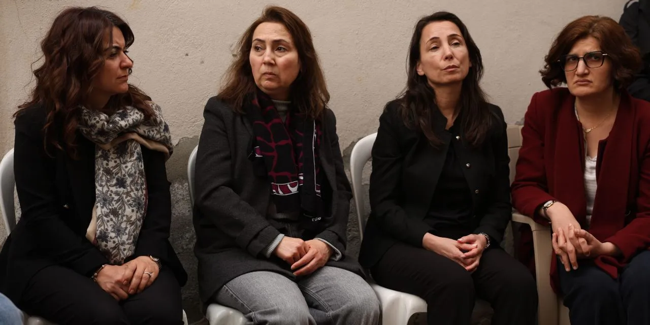 Hapisteyken babasını, üç ağabeyini ve ablasını kaybetti