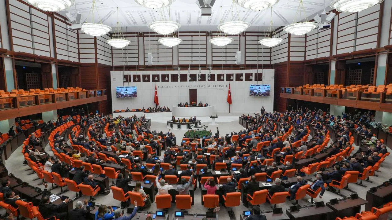 Urfa ve Maraş’taki okul saldırıları
