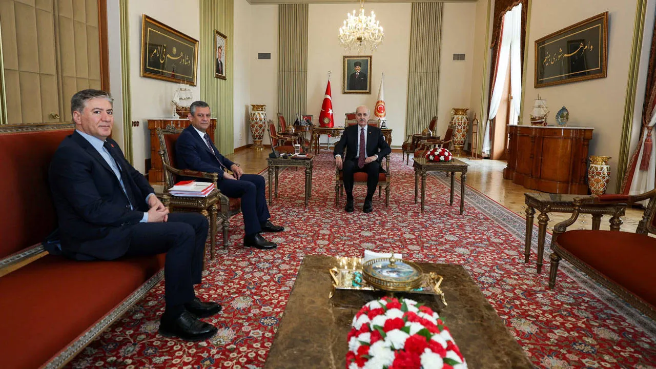 Kurtulmuş ile bir araya geldi