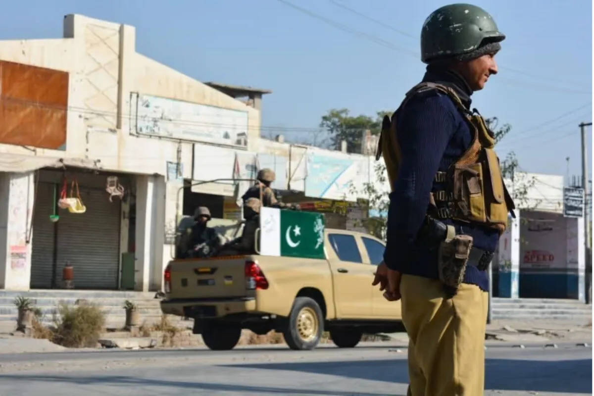 Pakistan’da altın madenine silahlı saldırı