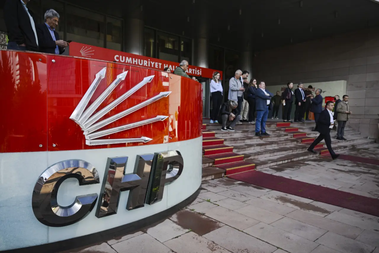 CHP sitesinde isimler kaldırıldı