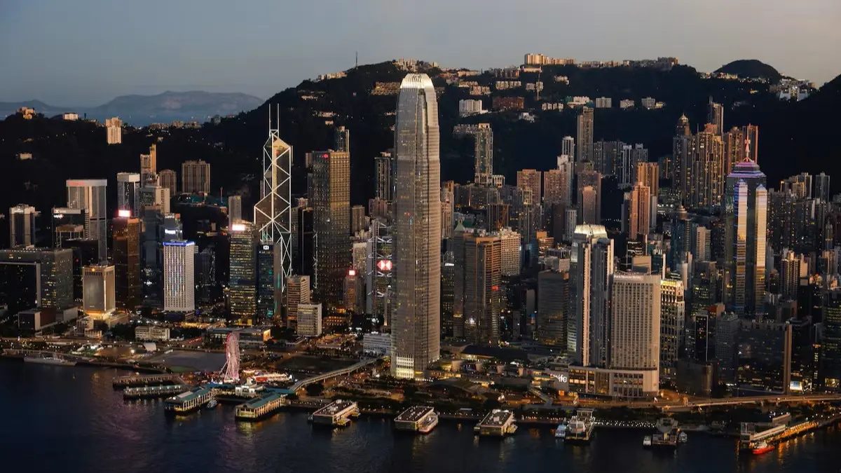 Hong Kong İsviçre’yi geçti