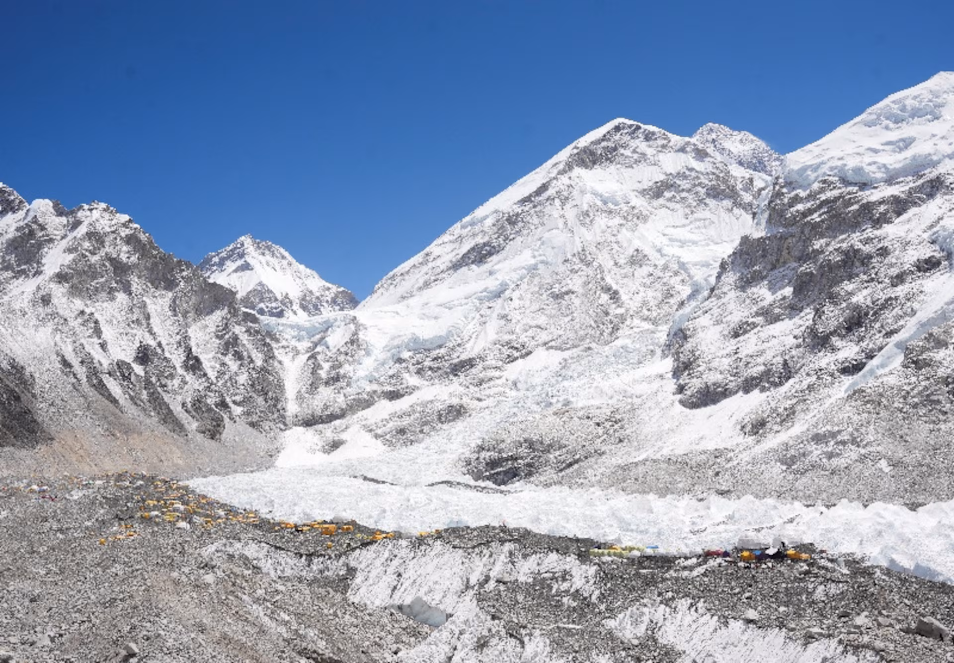 Everest’e 32’nci kez çıktı