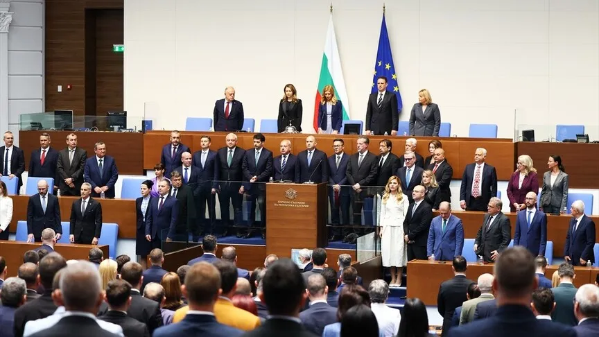 Başbakan Radev’in hükümeti güvenoyu aldı