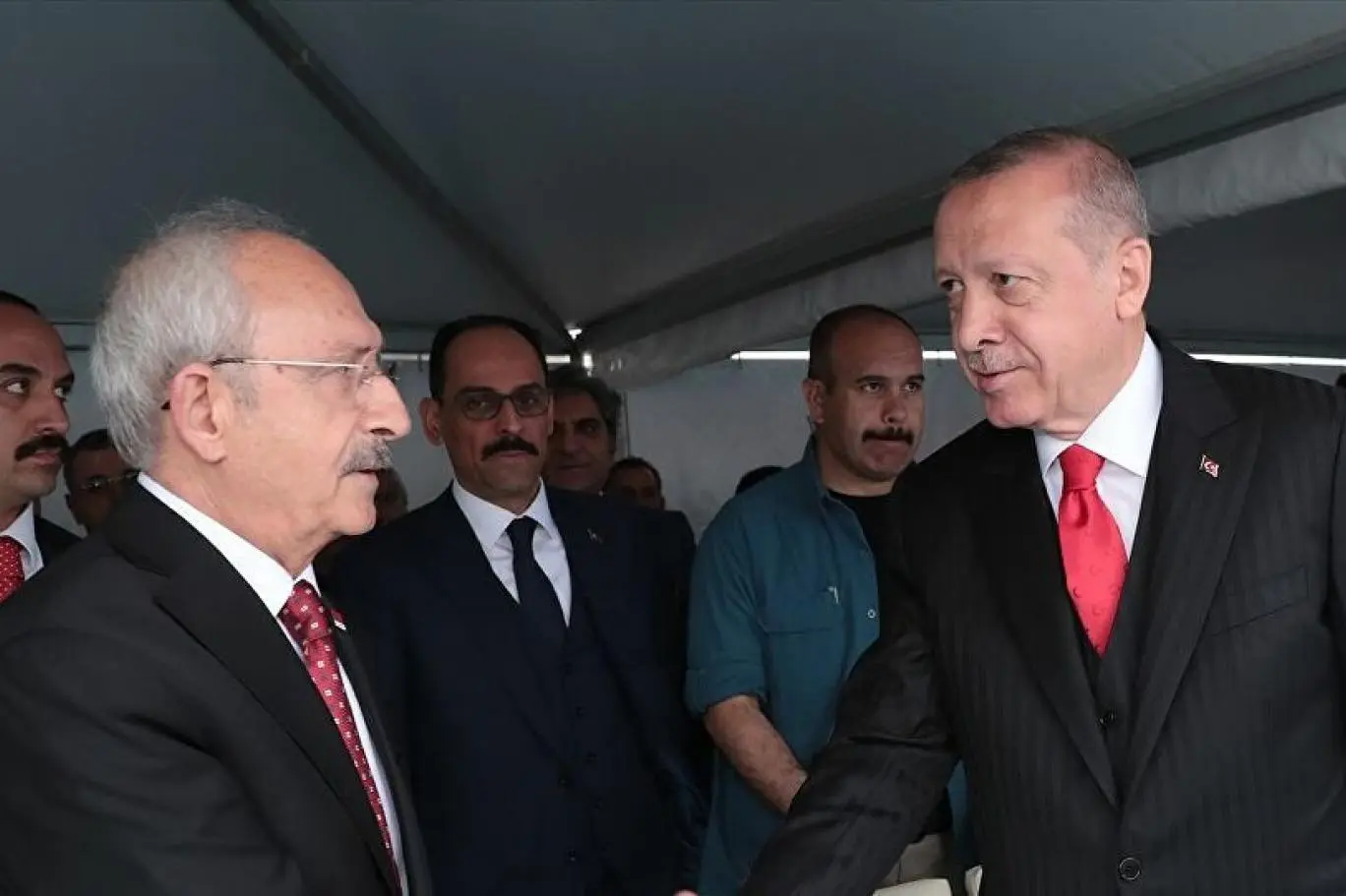 Üç bayramda ziyaret yoktu
