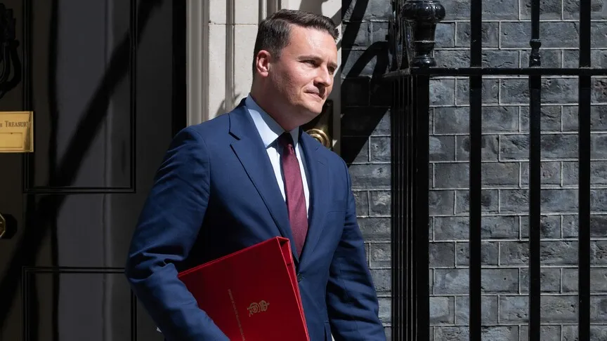 Başbakan Starmer baskı altında
