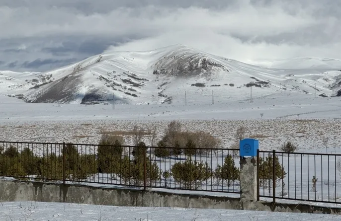 kars-ve-ardahan-da-etkili-kar-yagisi-yasami-olumsuz-etkiledi-4-1771484330.webp