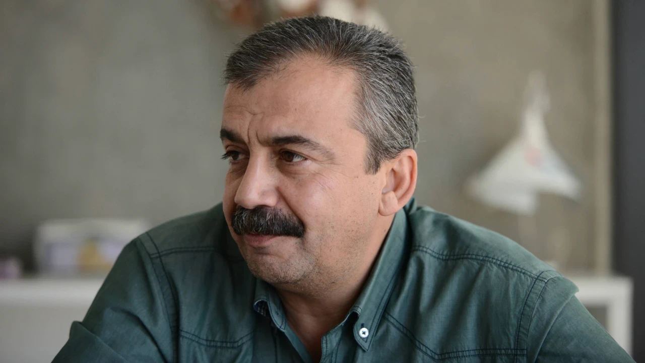Mithat Sancar, Sırrı Süreyya Önder’i anlattı: